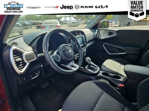 Used 2020 Kia Soul LX FWD image 16