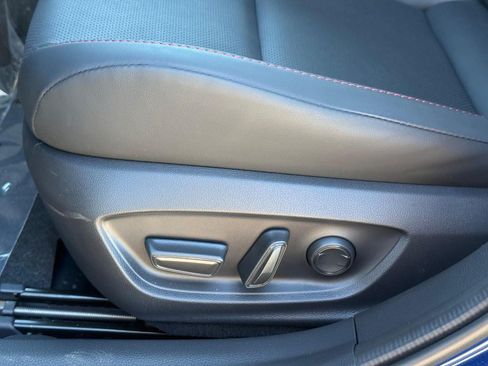 New 2026 Toyota Prius Plug-In Hybrid FWD image 15