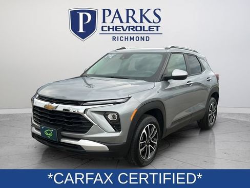 Used 2025 Chevrolet TrailBlazer LT AWD/4WD image 3