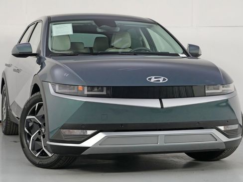 Used 2023 Hyundai Ioniq 5 SEL image 2