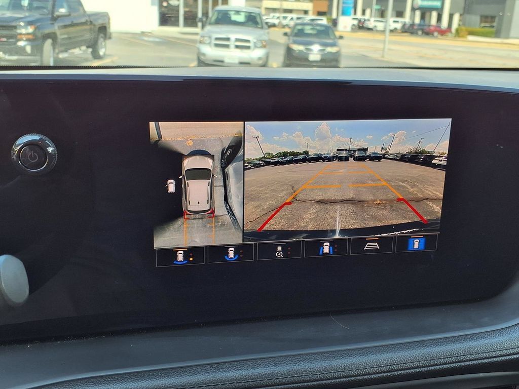 Used 2025 Buick Encore GX Sport Touring w/ Advanced Technology Package FWD image 9