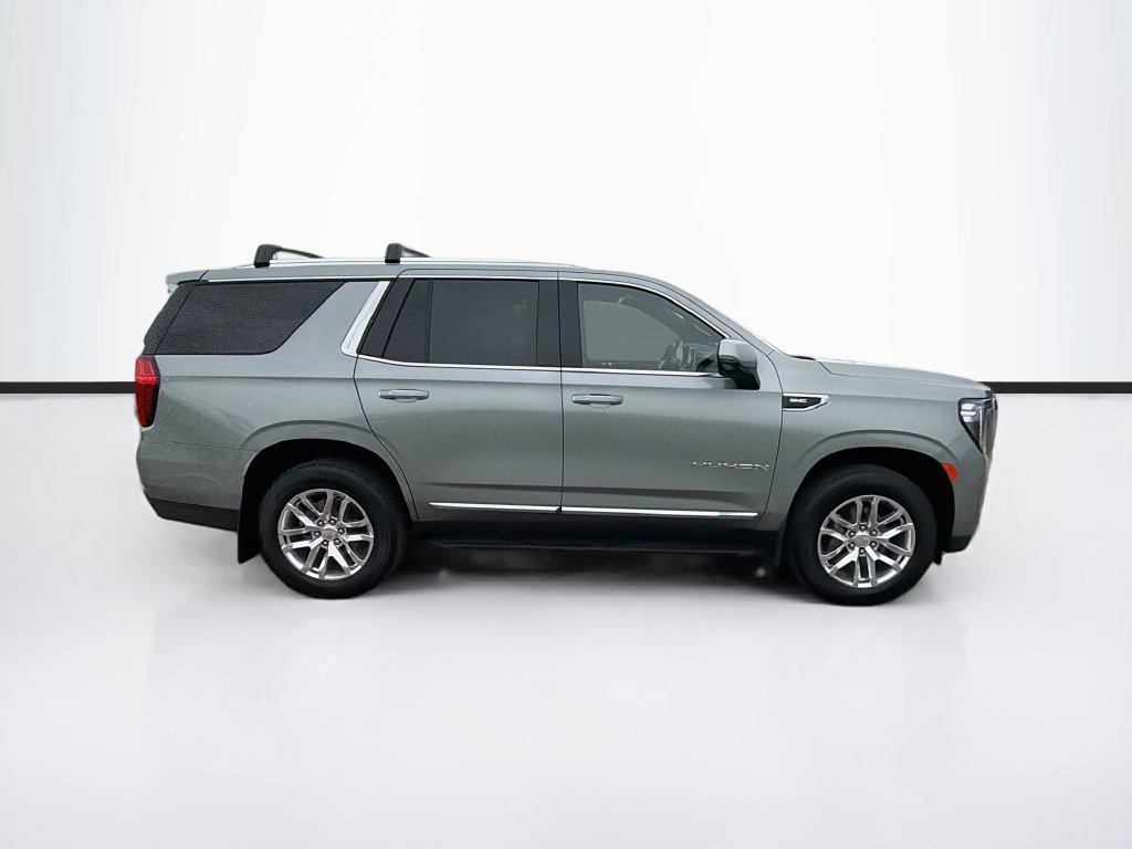 Used 2023 GMC Yukon SLT w/ SLT Premium Package AWD/4WD image 4