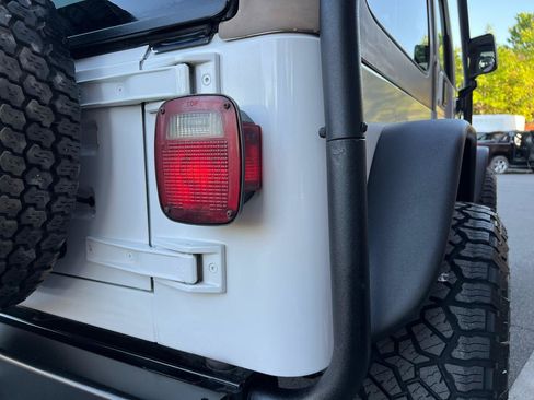 Used 2002 Jeep Wrangler Sahara AWD/4WD image 16