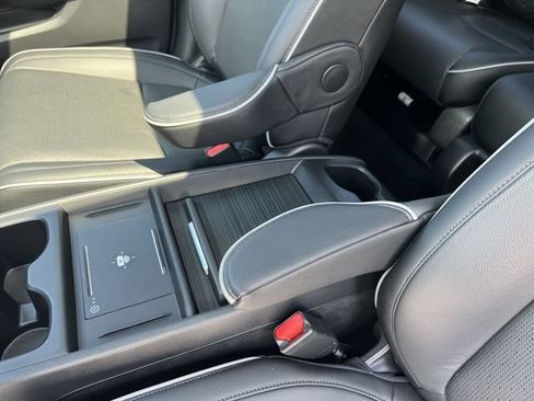 Used 2025 Honda Odyssey Elite image 19