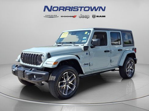 Used 2024 Jeep Wrangler Unlimited w/ Convenience Group AWD/4WD image 3