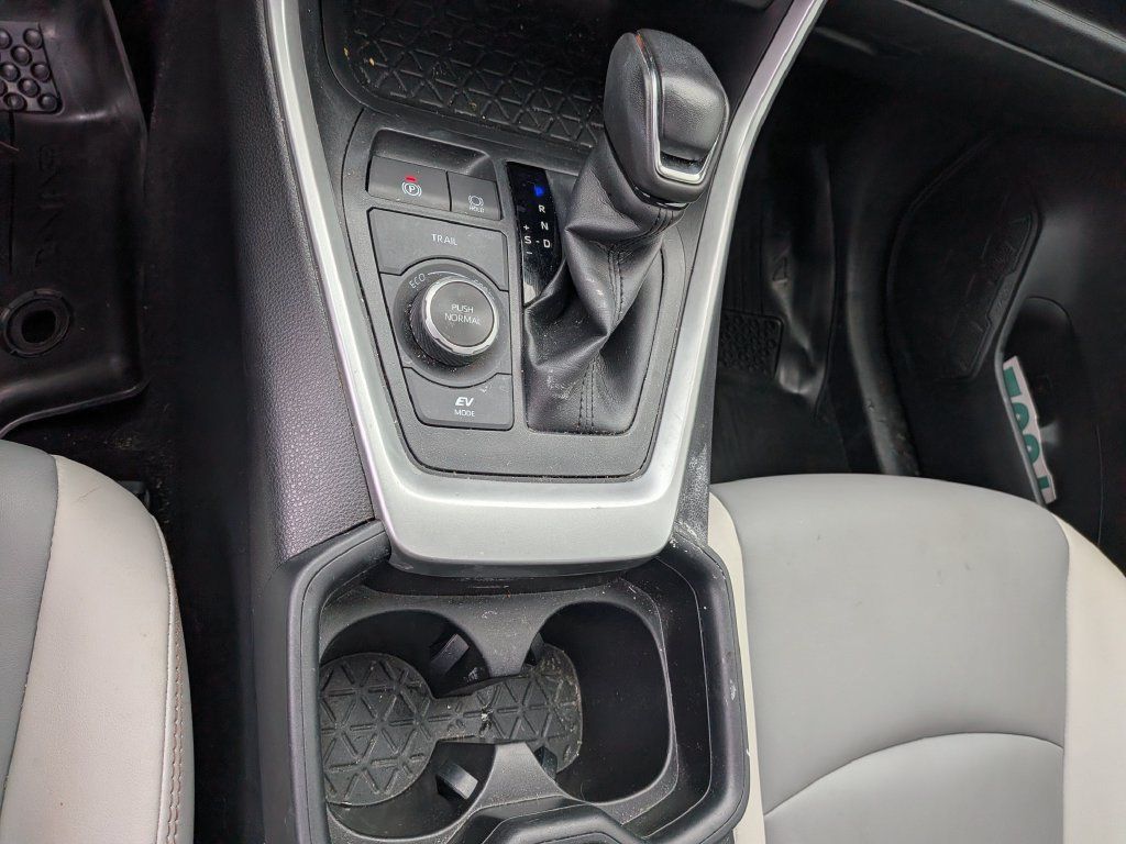 Used 2021 Toyota RAV4 XLE Premium AWD/4WD image 23