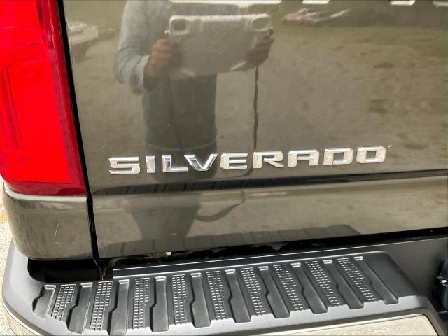 Used 2022 Chevrolet Silverado 2500 LTZ w/ LTZ Plus Package AWD/4WD image 25