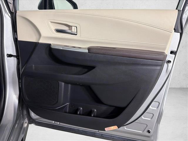 Used 2022 Toyota Sienna Platinum FWD image 16