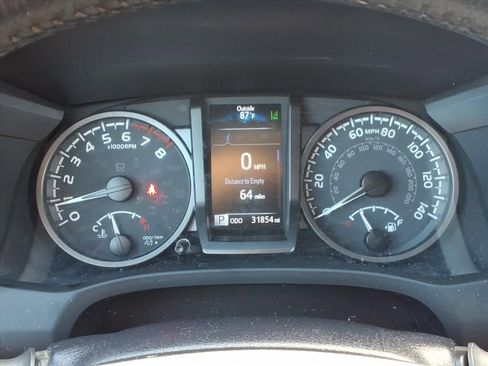 Certified 2023 Toyota Tacoma TRD Off-Road AWD/4WD image 20