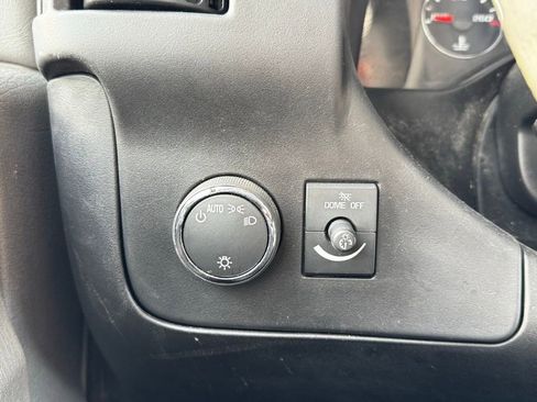 Used 2016 Chevrolet Express 3500 image 23