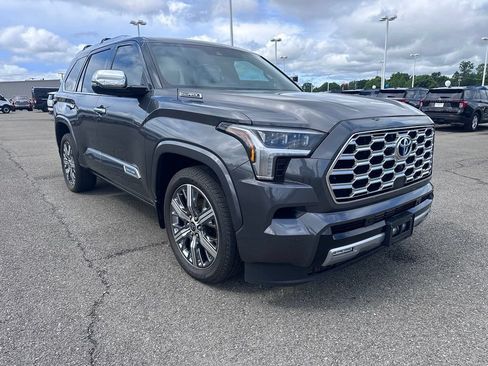 Used 2023 Toyota Sequoia Capstone AWD/4WD image 4