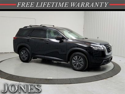 Used 2024 Nissan Pathfinder SV
