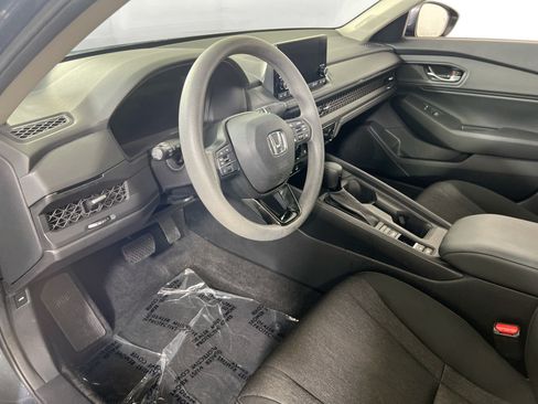 Used 2023 Honda Accord EX image 9