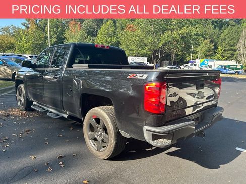 Used 2017 Chevrolet Silverado 1500 LT w/ Redline Edition AWD/4WD image 6