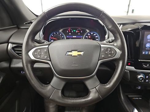 Used 2022 Chevrolet Traverse LT w/ LT Premium Package AWD/4WD image 17