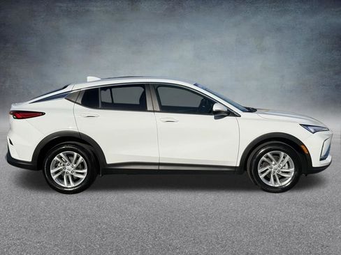 Certified 2025 Buick Envista Preferred FWD image 3