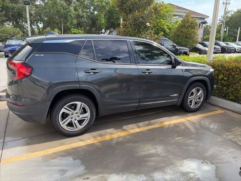 Used 2018 GMC Terrain SLE FWD image 2