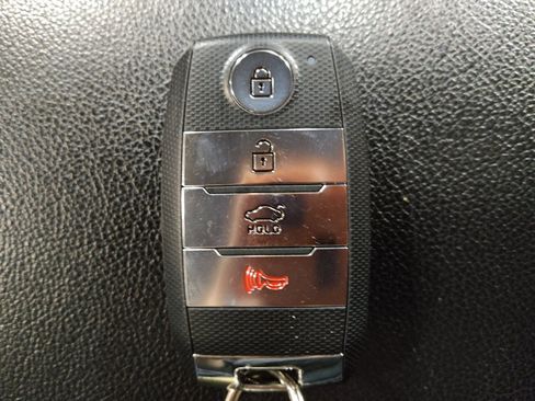 Used 2019 Kia Optima S FWD image 32
