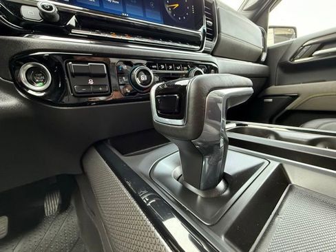 Used 2025 Chevrolet Silverado 1500 ZR2 w/ Technology Package image 40
