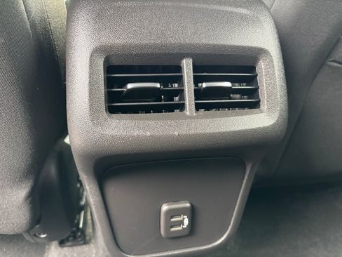 Used 2022 Chevrolet Equinox LT image 16