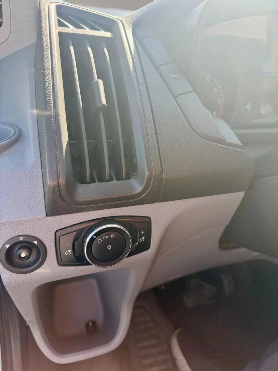Used 2016 Ford Transit 150 XL RWD image 27