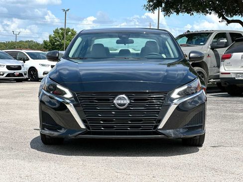 Used 2025 Nissan Altima 2.5 SV FWD image 10