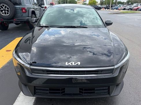 Used 2025 Kia K4 LXS image 2