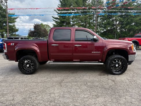 Used 2013 GMC Sierra 1500 SLT w/ LPO, Deluxe Chrome Package AWD/4WD image 4