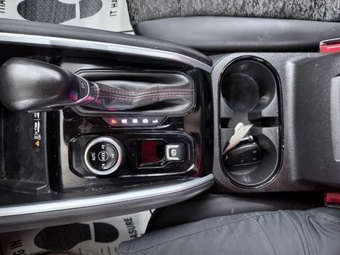 Used 2025 Chevrolet Colorado Z71 AWD/4WD image 28