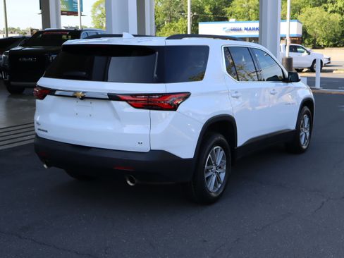 Used 2023 Chevrolet Traverse LT FWD image 10