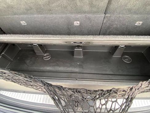 Used 2015 Cadillac Escalade Luxury image 14