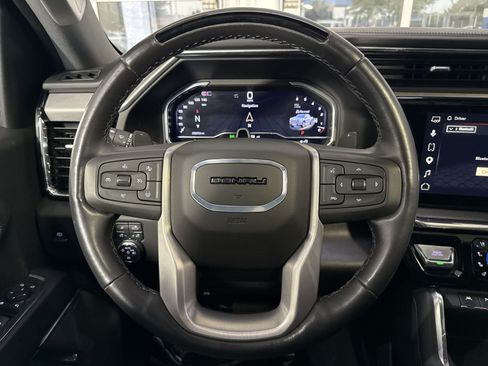 Used 2024 GMC Sierra 1500 Denali w/ Technology Package AWD/4WD image 17