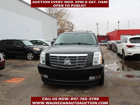 Used 2011 Cadillac Escalade AWD w/ Touring Package image 2