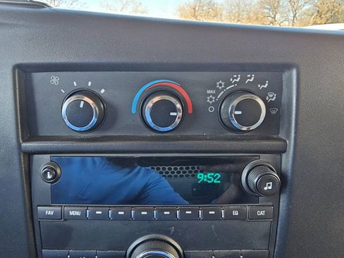 Used 2015 Chevrolet Express 2500 Extended RWD image 27