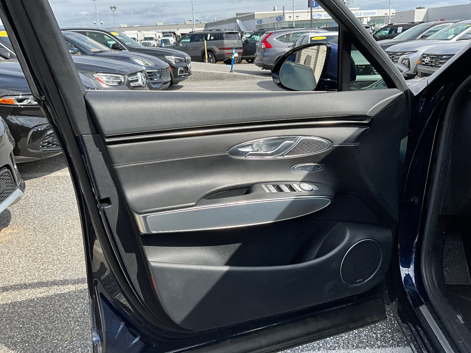 Used 2022 Genesis GV70 2.5T w/ Select Package AWD/4WD image 15