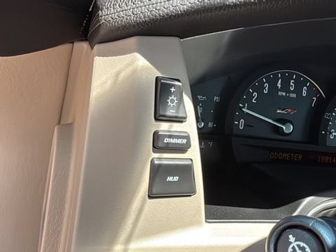 Used 2006 Cadillac XLR V RWD image 36