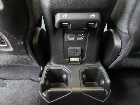 Used 2024 Jeep Wrangler Unlimited Rubicon AWD/4WD image 16