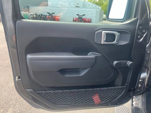 Used 2022 Jeep Wrangler Sport AWD/4WD image 9