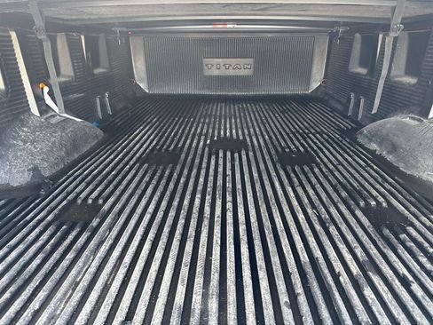 Used 2017 Nissan Titan SV AWD/4WD image 20