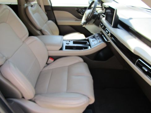 Used 2022 Lincoln Aviator Reserve w/ Equipment Group 201A AWD/4WD image 18