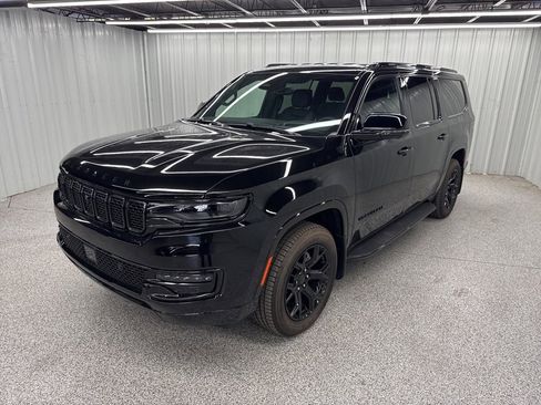 New 2025 Jeep Wagoneer L Series II w/ Convenience Group I image 3