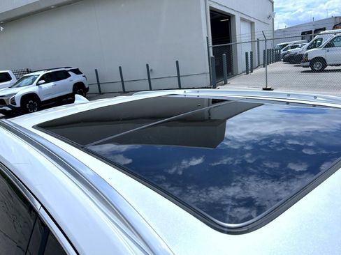 Used 2023 Cadillac XT5 Premium Luxury w/ Technology Package AWD/4WD image 14