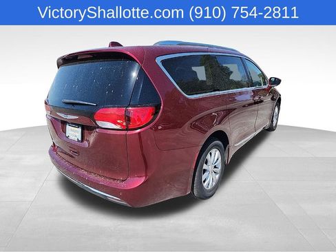 Certified 2018 Chrysler Pacifica Touring-L Plus image 31