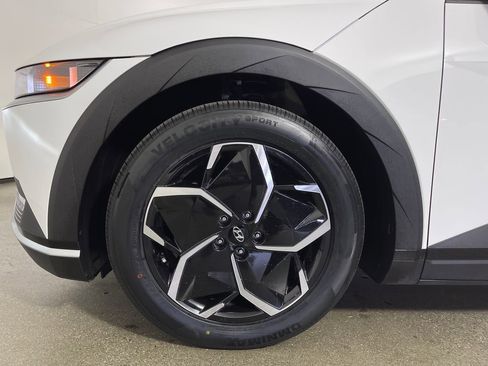 Used 2024 Hyundai Ioniq 5 SEL RWD image 11