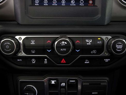 Used 2021 Jeep Wrangler Unlimited Sahara AWD/4WD image 11