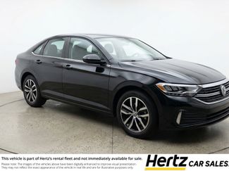Used 2025 Volkswagen Jetta SE video 1