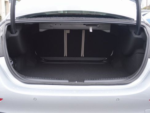 Used 2025 Mercedes-Benz E 350 Sedan image 34