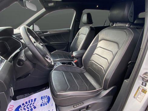 Used 2022 Volkswagen Tiguan SEL R-Line AWD/4WD image 10