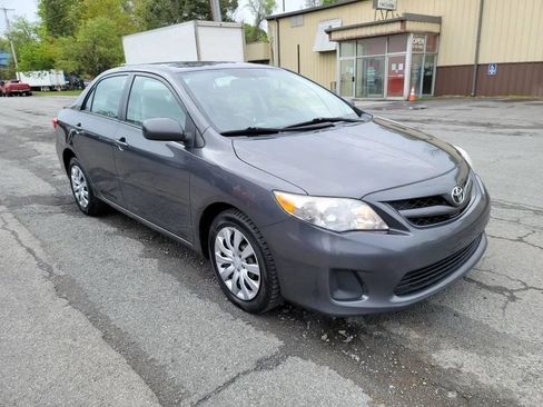 Used 2012 Toyota Corolla LE FWD image 3