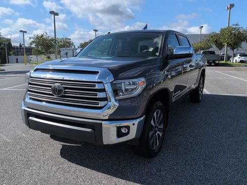 Used 2018 Toyota Tundra Limited w/ Limited Premium Package AWD/4WD image 8